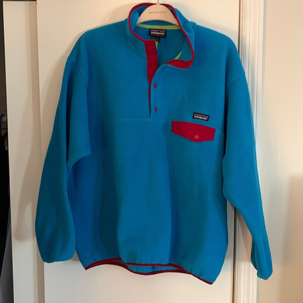 Cozy, Synchilla 3/4 snap, blue and red piping Patagonia Fleece. Size Large